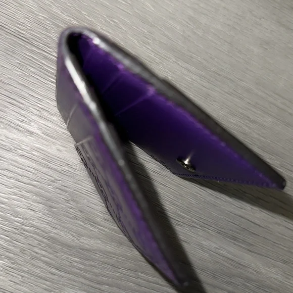 Purple Gucci card holder, beautiful